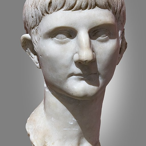 Foto der marmornen Jugendbüste des späteren römischen Feldherrn Germanicus. 1. Jh. n. Chr., Museum Saint-Raymond